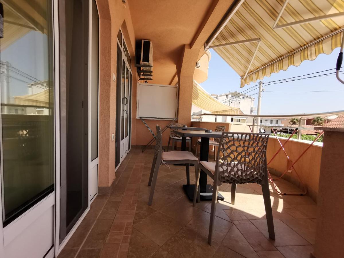 Apartments Montenegrina Ulcinj Bagian luar foto