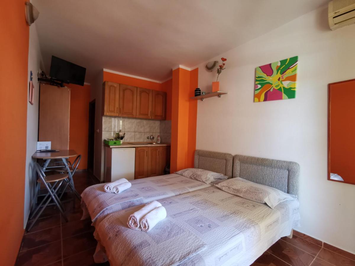 Apartments Montenegrina Ulcinj Bagian luar foto