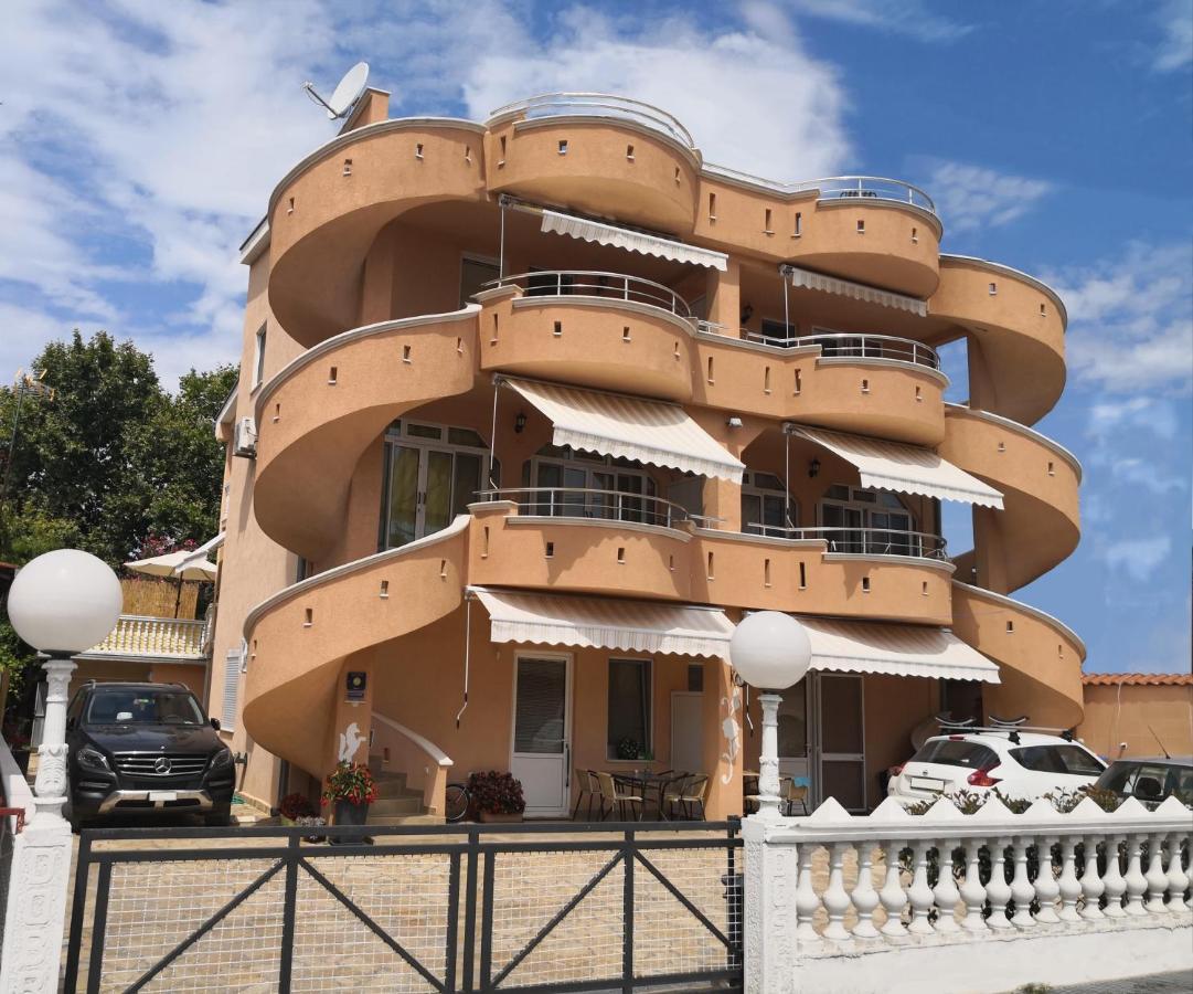 Apartments Montenegrina Ulcinj Bagian luar foto