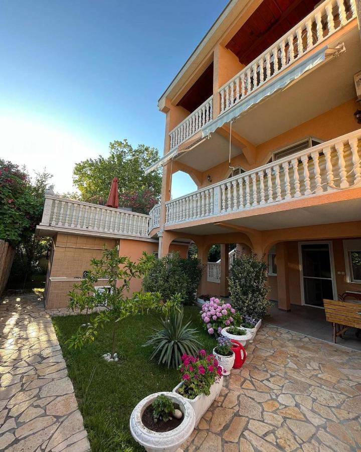 Apartments Montenegrina Ulcinj Bagian luar foto
